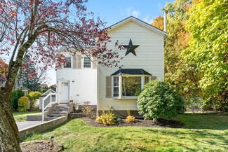 4 Hillside Ave, Milford, MA 01757
