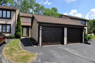 953 Charlesgate Cir, East Amherst, NY 14051