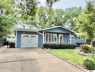 928 N 12th St, Seward, NE 68434