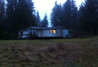 211 Rainbow Ave, Forks, WA 98331