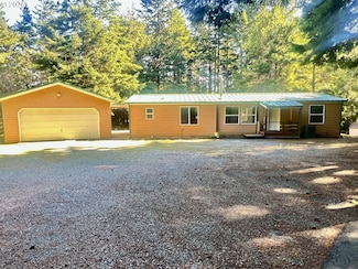 42065 Vista Dr, Port Orford, OR 97465
