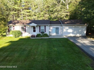 24 Autumn Ln, Queensbury, NY 12804