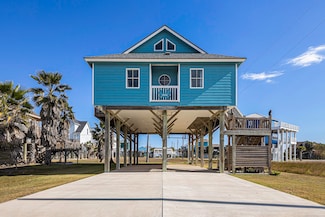 13006 Coronado Dr, Freeport, TX 77541