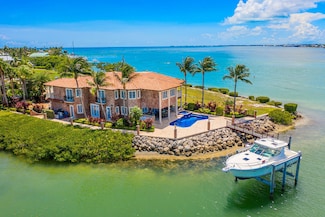 390 13th St, Key Colony Beach, FL 33051