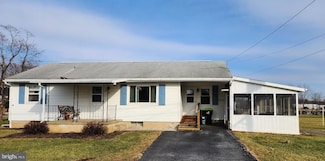 49 Oak Ln, Lebanon, PA 17042