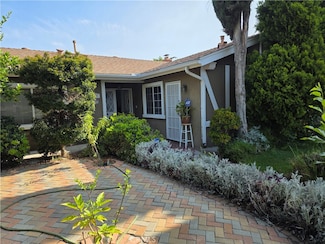 15901 Lassen St, North Hills, CA 91343