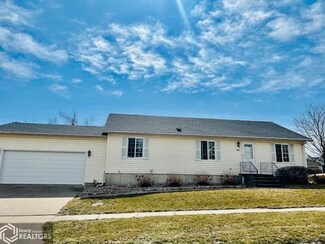 311 Thomas Dr, Marshalltown, IA 50158