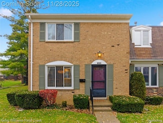 1806 Torquay Ave, Royal Oak, MI 48073