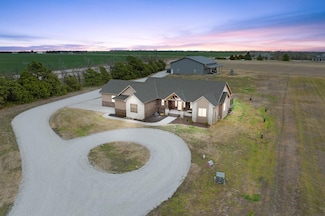 1610 S Bonanza Cir, Garden Plain, KS 67050