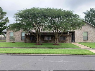 8455 Thurman Dr, Baton Rouge, LA 70806