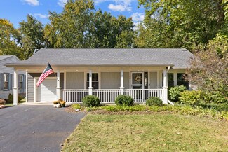 48 Burr Oak Dr, Crystal Lake, IL 60014