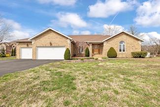 1737 W Copper Creek Dr, Nixa, MO 65714