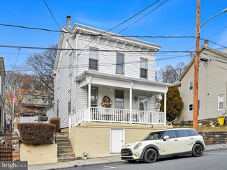 27 E William St, Schuylkill Haven, PA 17972