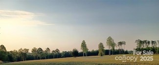 000 Jackson Hollow Ln, Columbus, NC 28722