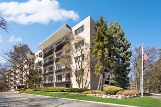1S150 Spring Rd Unit 4I, Oakbrook Terrace, IL 60181