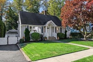 29 Lynwood Rd, Verona, NJ 07044