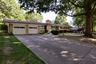 2905 E Crestview St, Springfield, MO 65804