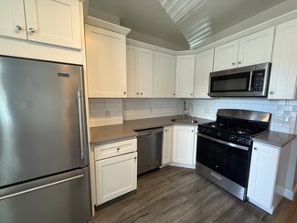 195 Maverick St Unit 2, Boston, MA 02128