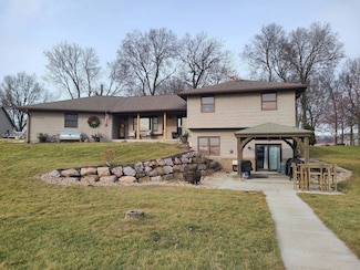 625 Woodbury Dr, Spring Green, WI 53588