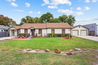 405 N Magnolia St, Highlands, TX 77562
