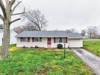 1304 Valiant Dr, Fenton, MO 63026