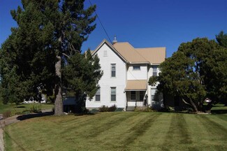 409 5th Ave NW, Waukon, IA 52172