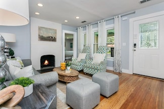 108 W Centre St, Fredericksburg, TX 78624