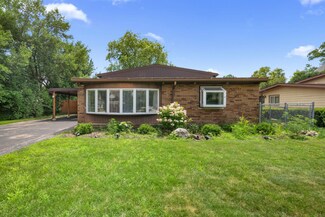 3465 Tamarind Dr, Northbrook, IL 60062