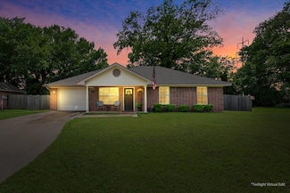 401 Mahon Hollow Dr, Waco, TX 76704