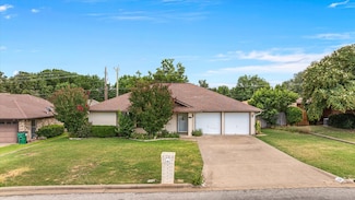 126 Ben Hogan Dr, Stephenville, TX 76401