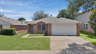 3921 Fox Run Dr, Fort Worth, TX 76123