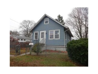 60 Belt St, Warwick, RI 02889