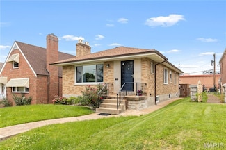 5831 Sutherland Ave, Saint Louis, MO 63109