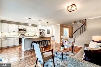 5413 Long Boat Ct, Fairfax, VA 22032