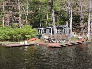 112 E Shore Dr, Weare, NH 03281