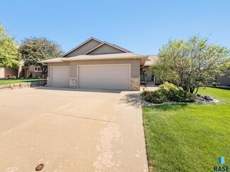 7617 W Loganberry St, Sioux Falls, SD 57106