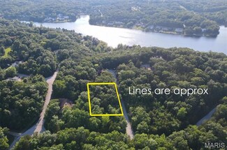 5204-5206 Tree Crest Dr, Hillsboro, MO 63050
