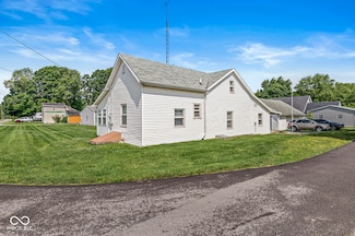 9290 E Vine St, Manilla, IN 46150