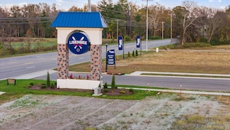 233 Shutout Dr, Clarksville, TN 37042