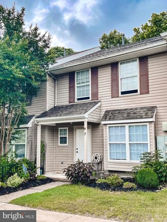 77 Grant Ln, Berlin, NJ 08009