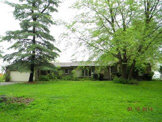 2716 E Mockingbird Ct, Morristown, IN 46161