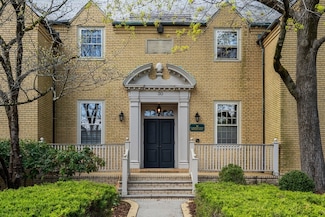 30 Cumberland Ave Unit 4, Brookline, MA 02445