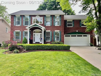 3105 E Woodland Dr, Port Huron, MI 48060