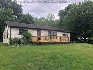 671 Eastwood Rd, Ravenswood, WV 26164