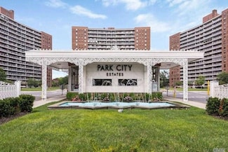 61-35 98th St Unit 4J, Rego Park, NY 11374