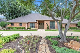 5819 Edinburgh St, Dallas, TX 75252