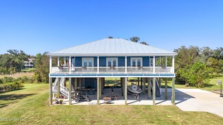 722 S Beach Blvd, Waveland, MS 39576