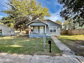 5018 Arthur St, Moss Point, MS 39563