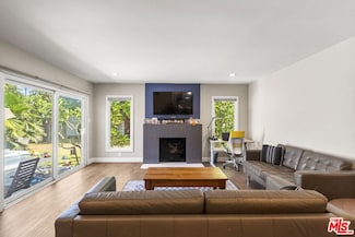 14034 Valerio St, Van Nuys, CA 91405
