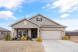 137 Sunlit Grove Dr, Harvest, AL 35749